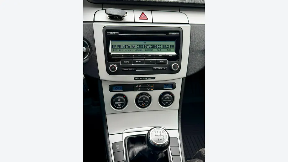VOLKSWAGEN Passat -