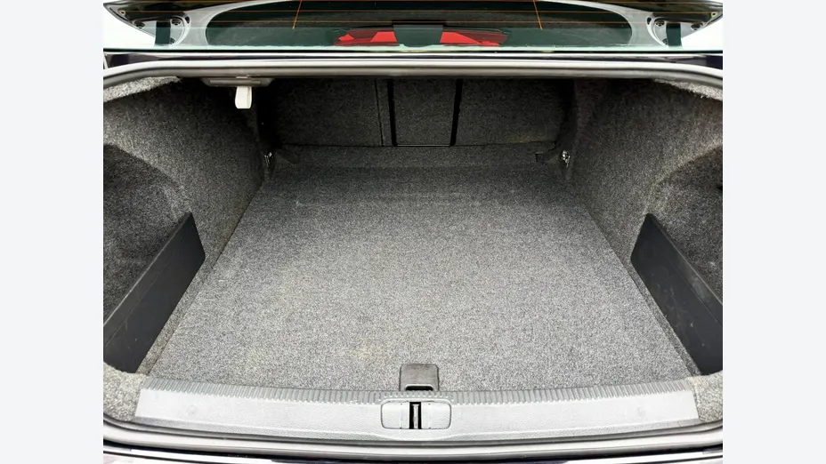 VOLKSWAGEN Passat -