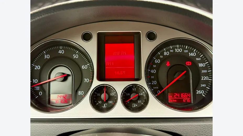 VOLKSWAGEN Passat -
