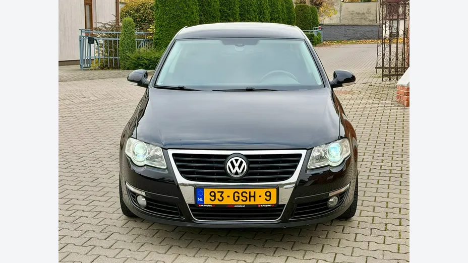 VOLKSWAGEN Passat -