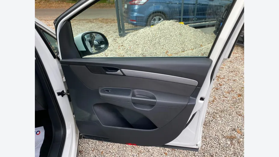 VOLKSWAGEN Sharan -