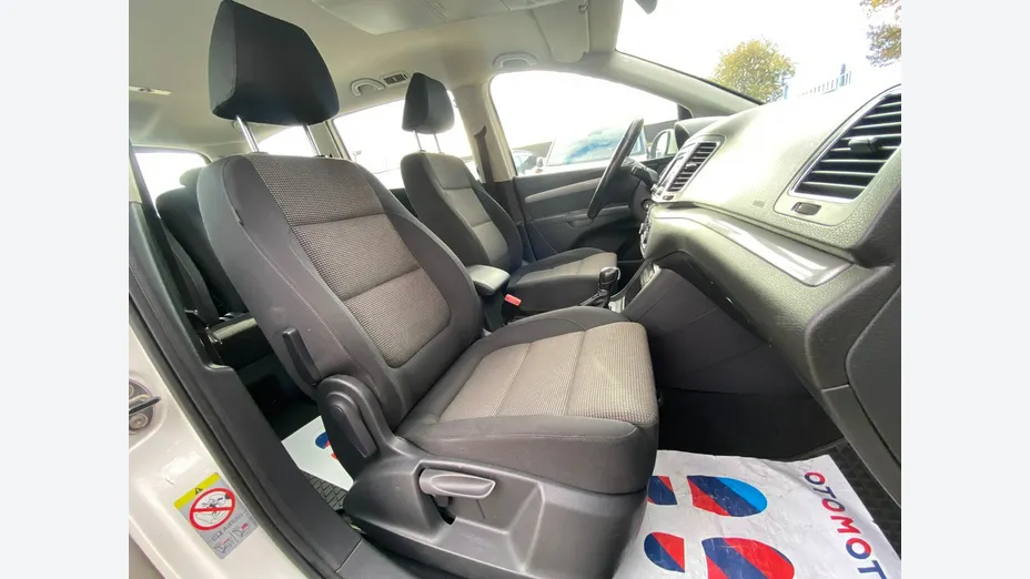 VOLKSWAGEN Sharan -