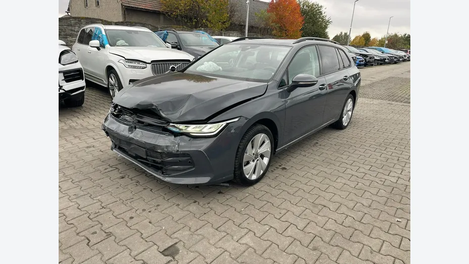VOLKSWAGEN Golf -
