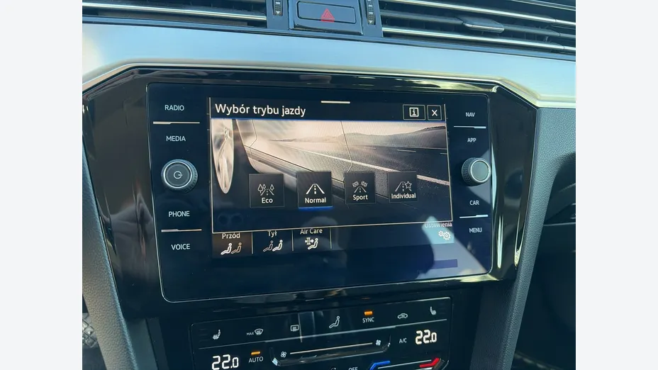 VOLKSWAGEN Passat -