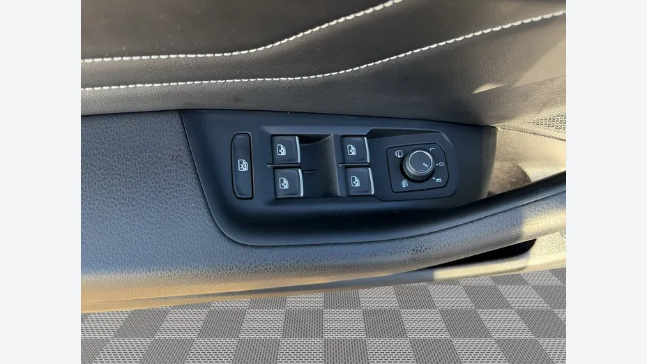 VOLKSWAGEN Passat -