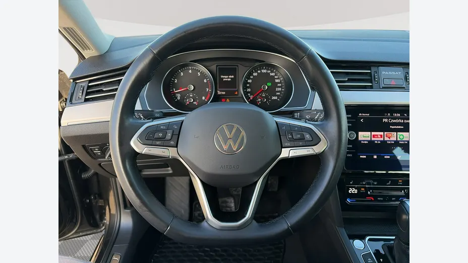 VOLKSWAGEN Passat -