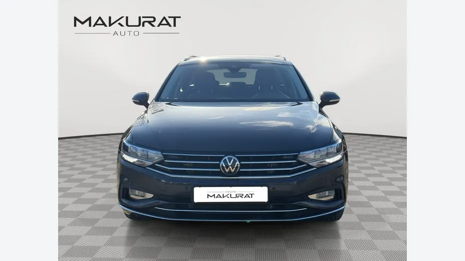 VOLKSWAGEN Passat -