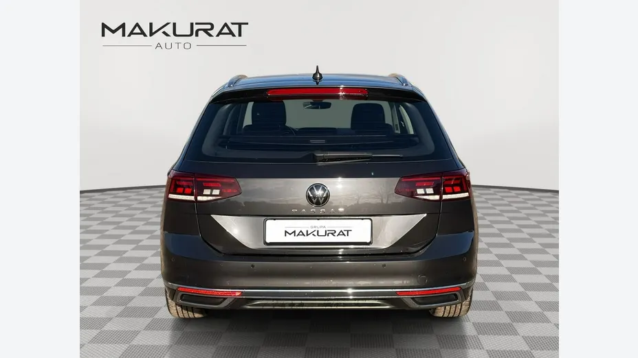 VOLKSWAGEN Passat -