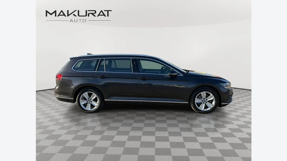 VOLKSWAGEN Passat -