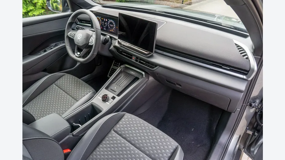 VOLKSWAGEN T-ROC -