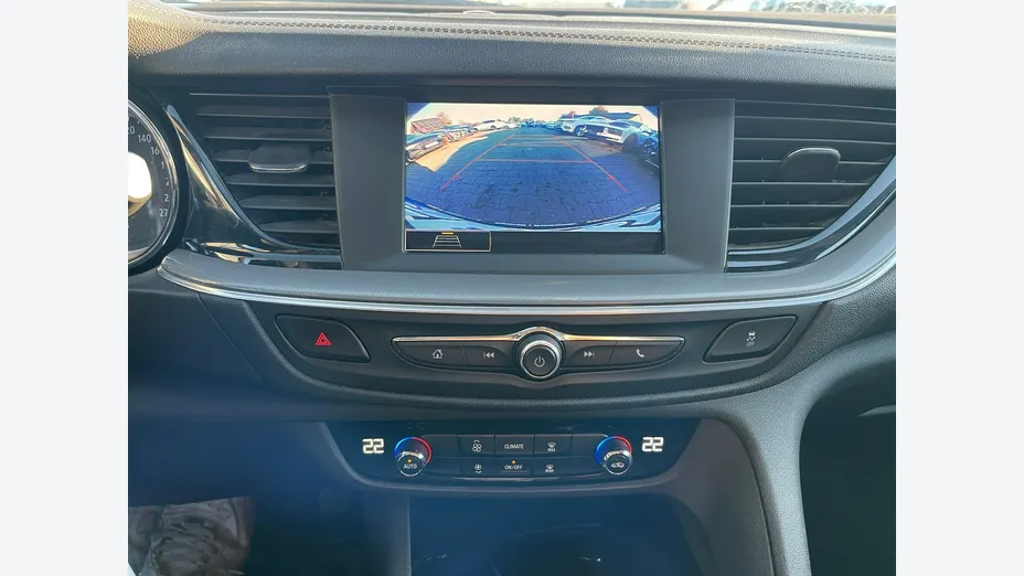 OPEL Insignia -