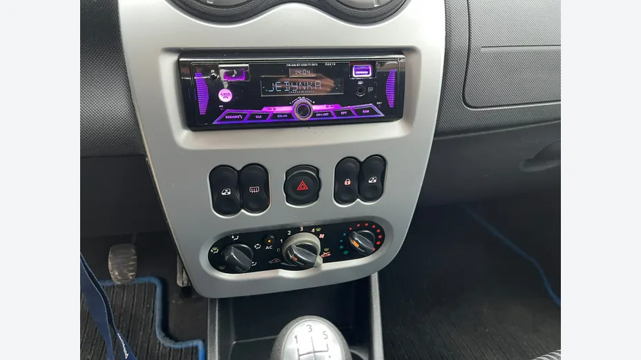 DACIA Sandero -