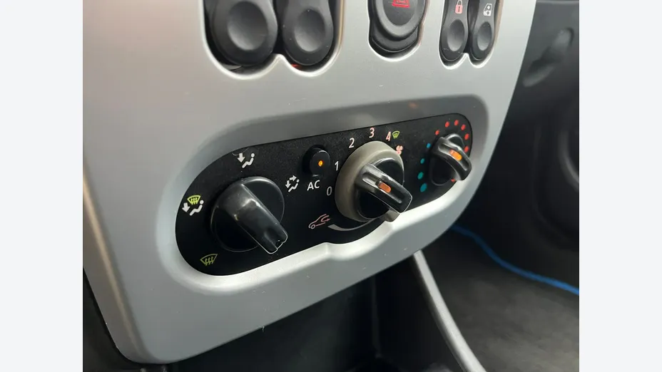 DACIA Sandero -