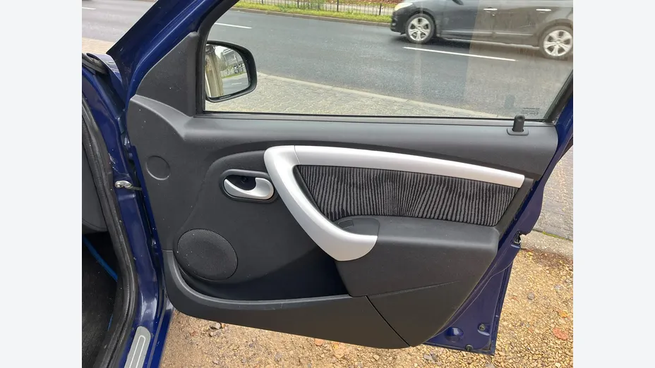 DACIA Sandero -