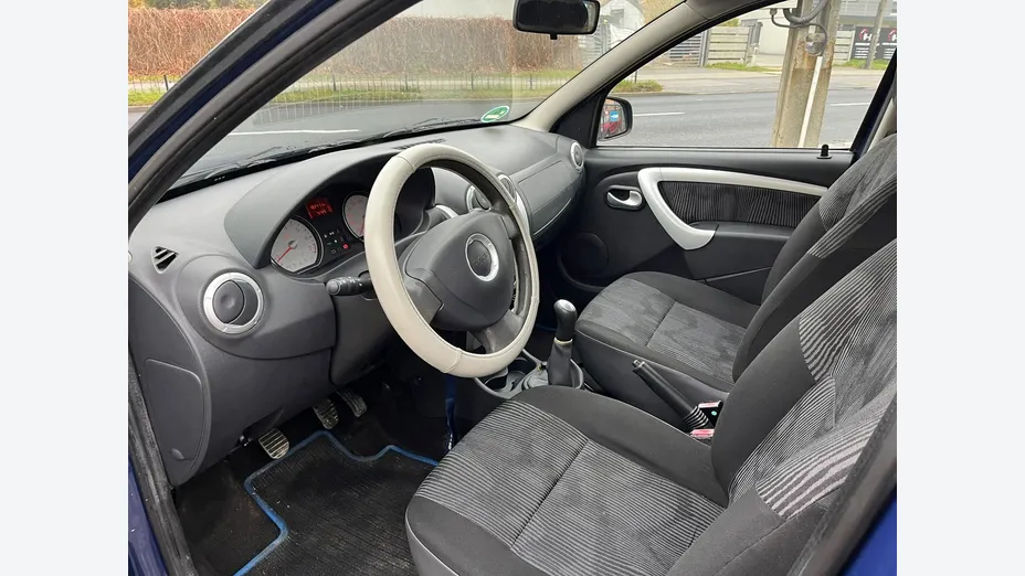 DACIA Sandero -
