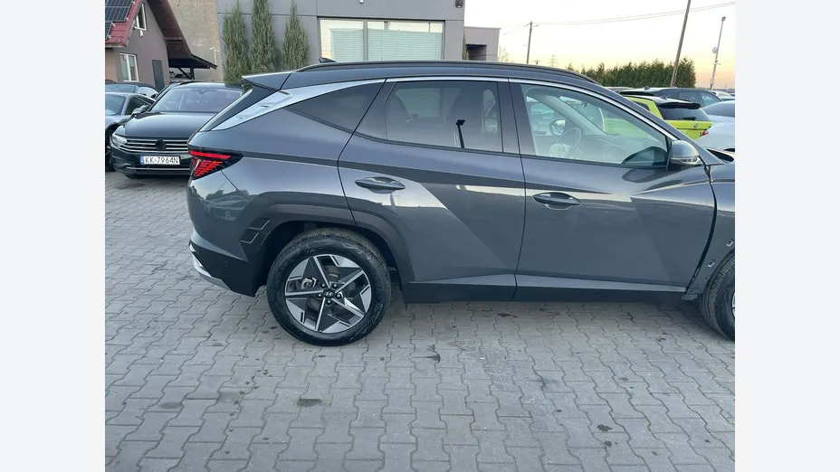 HYUNDAI Tucson -