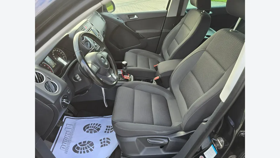 VOLKSWAGEN Tiguan -