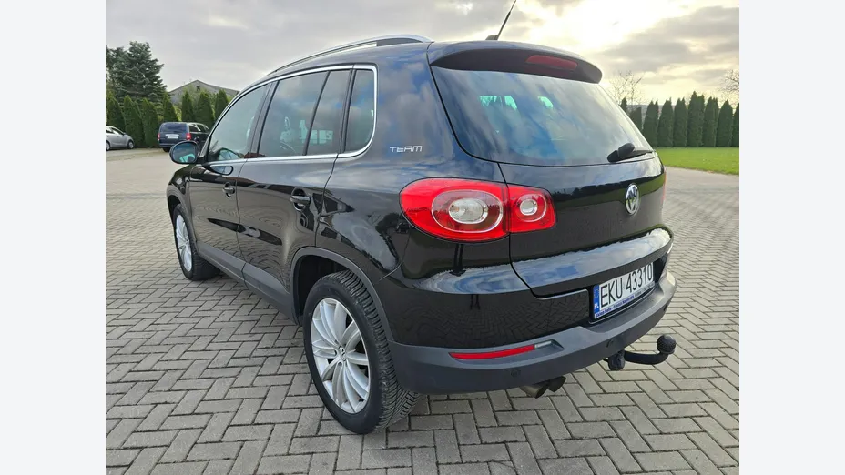 VOLKSWAGEN Tiguan -