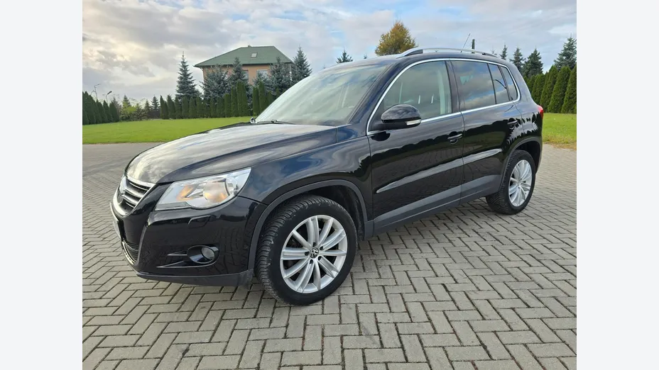 VOLKSWAGEN Tiguan -