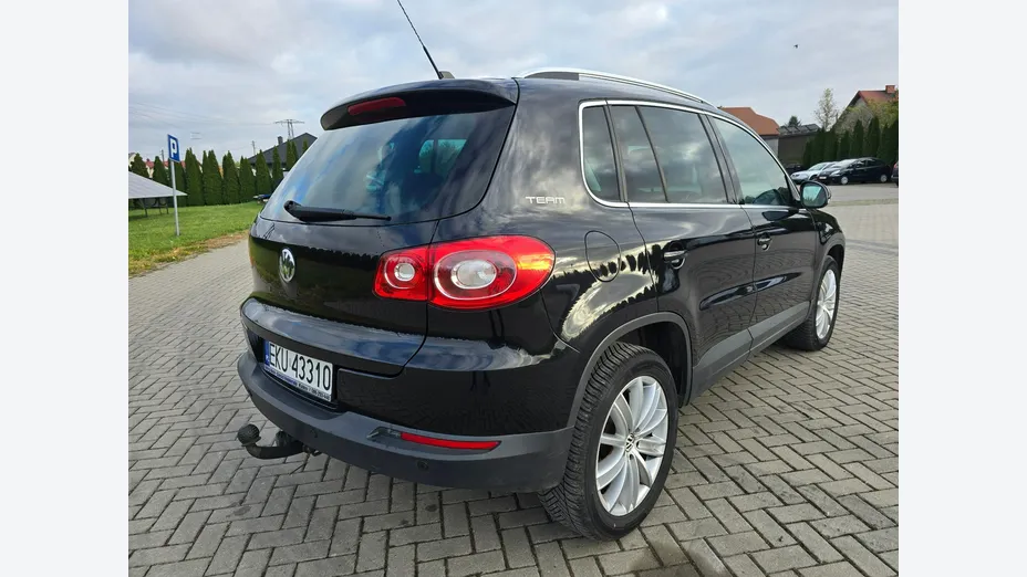 VOLKSWAGEN Tiguan -
