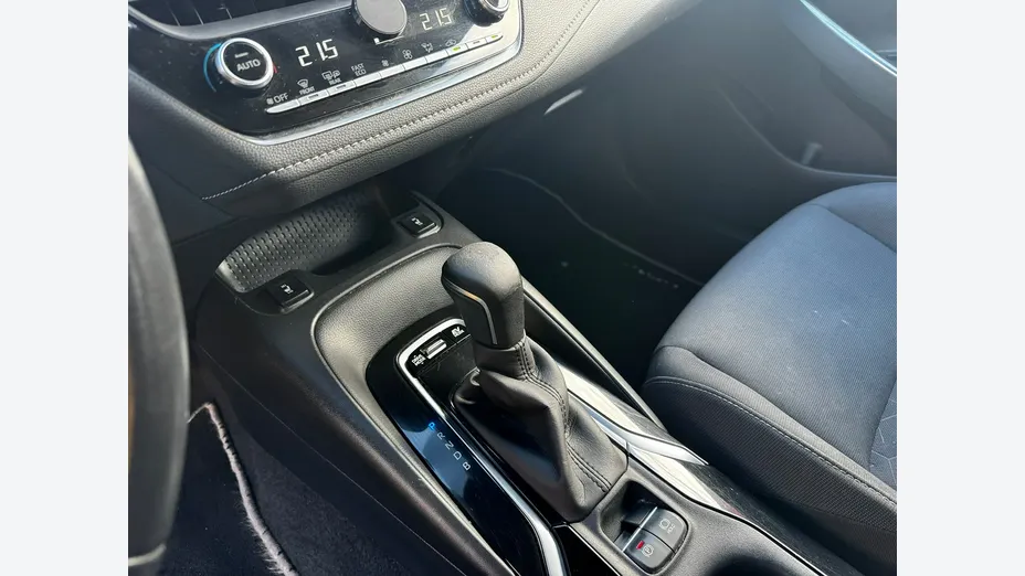 TOYOTA Corolla -