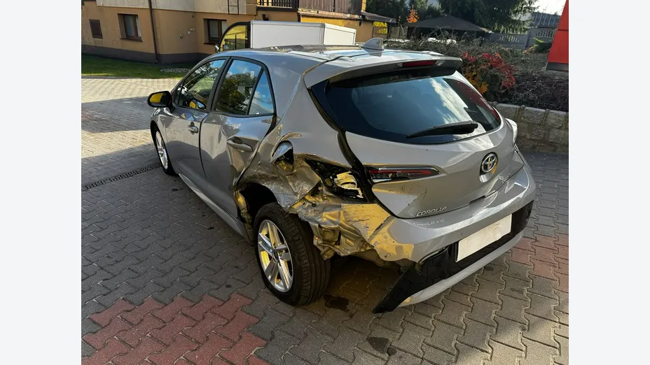 TOYOTA Corolla -