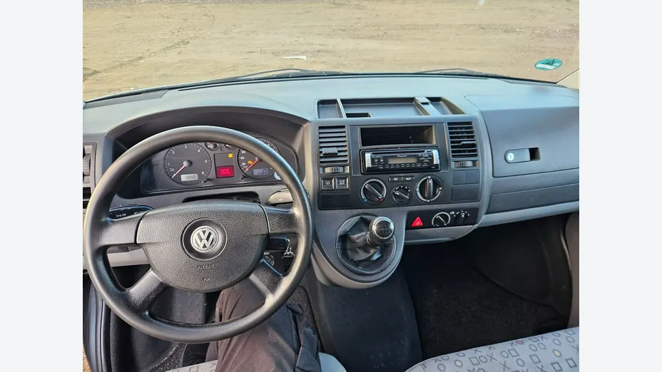 VOLKSWAGEN Transporter -