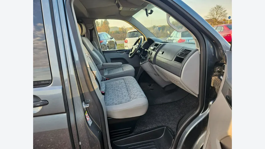 VOLKSWAGEN Transporter -