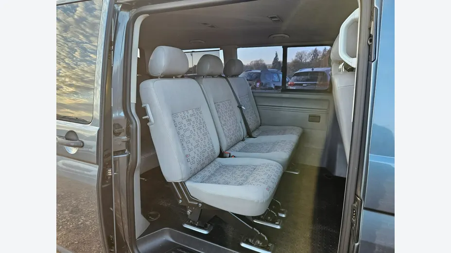 VOLKSWAGEN Transporter -