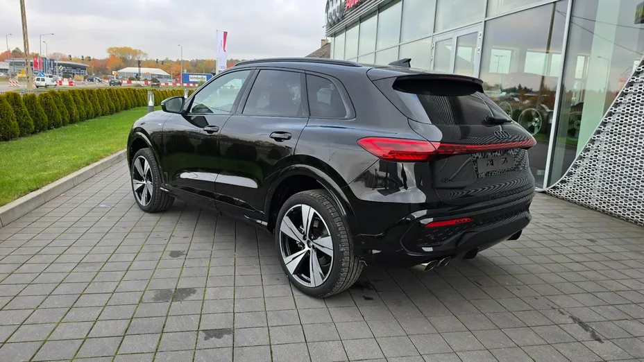 AUDI Q5 -