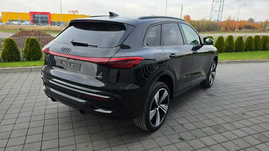AUDI Q5 -