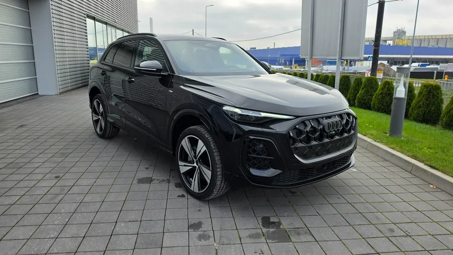 AUDI Q5 -