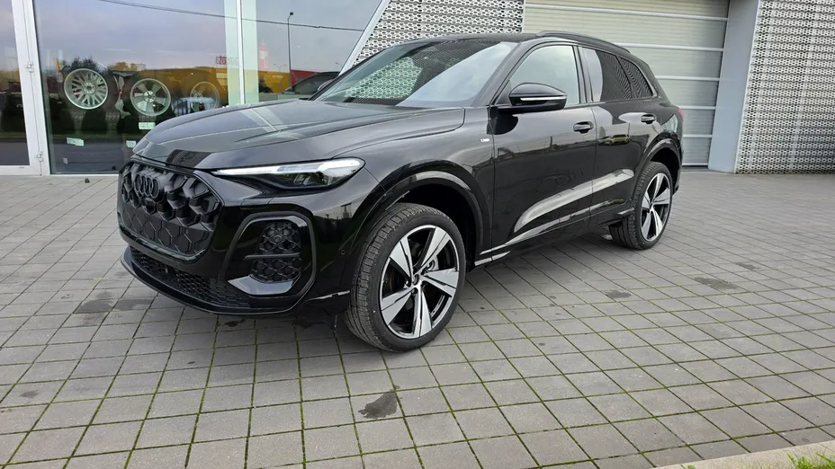 AUDI Q5 -