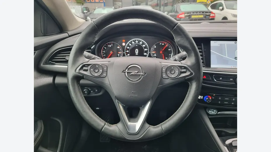 OPEL Insignia -