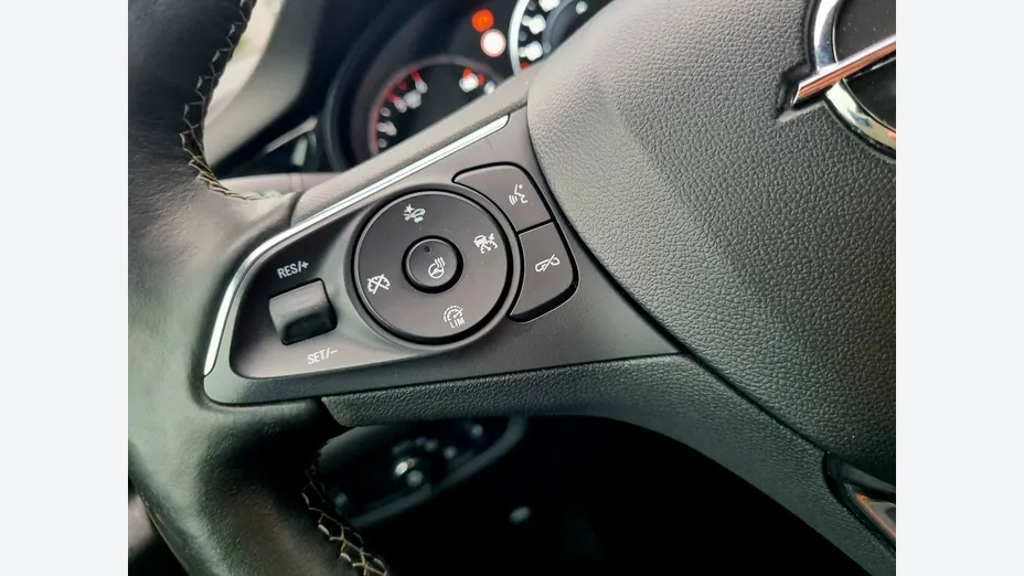 OPEL Insignia -