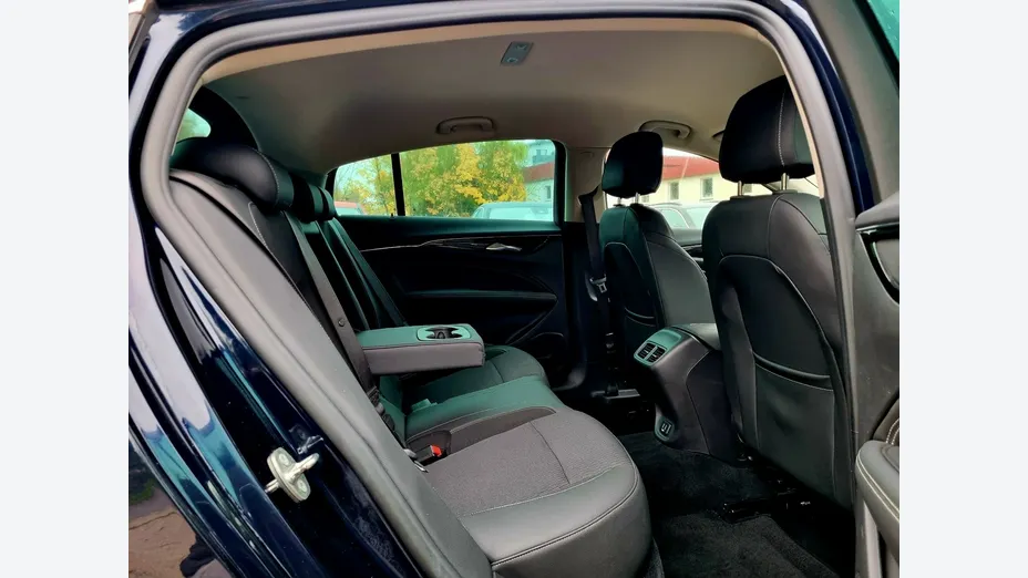 OPEL Insignia -