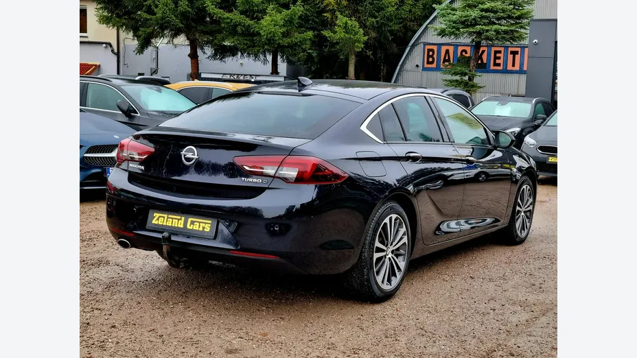 OPEL Insignia -
