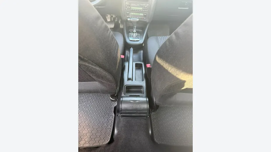 VOLKSWAGEN Golf -