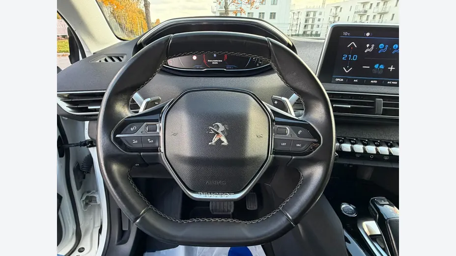PEUGEOT 3008 -