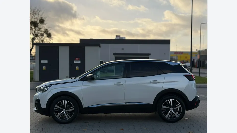 PEUGEOT 3008 -