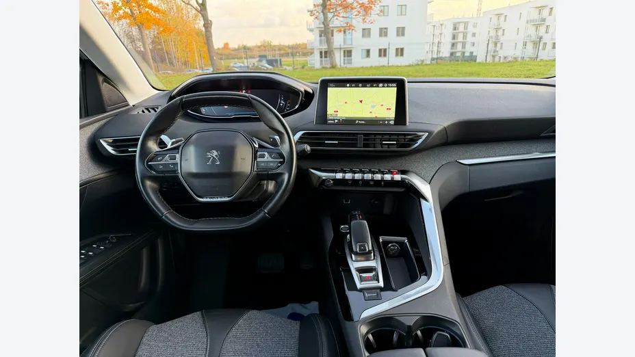 PEUGEOT 3008 -