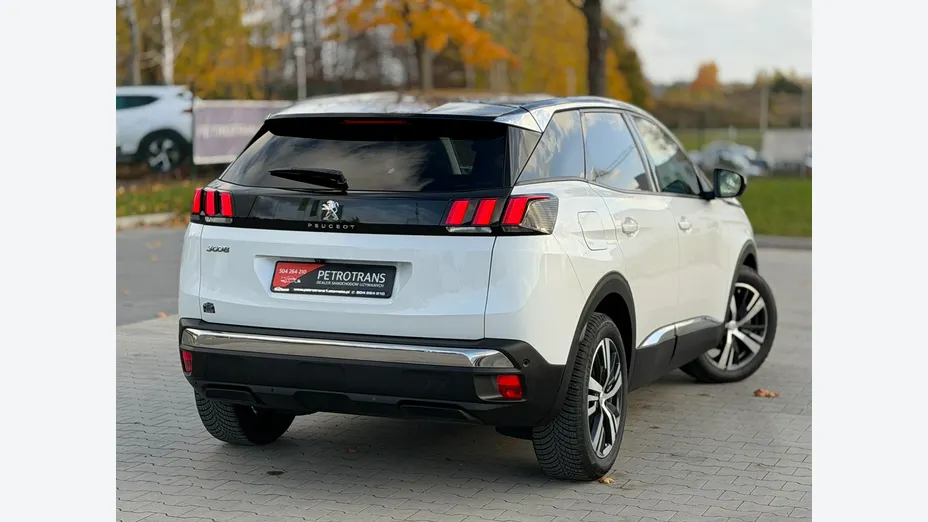 PEUGEOT 3008 -