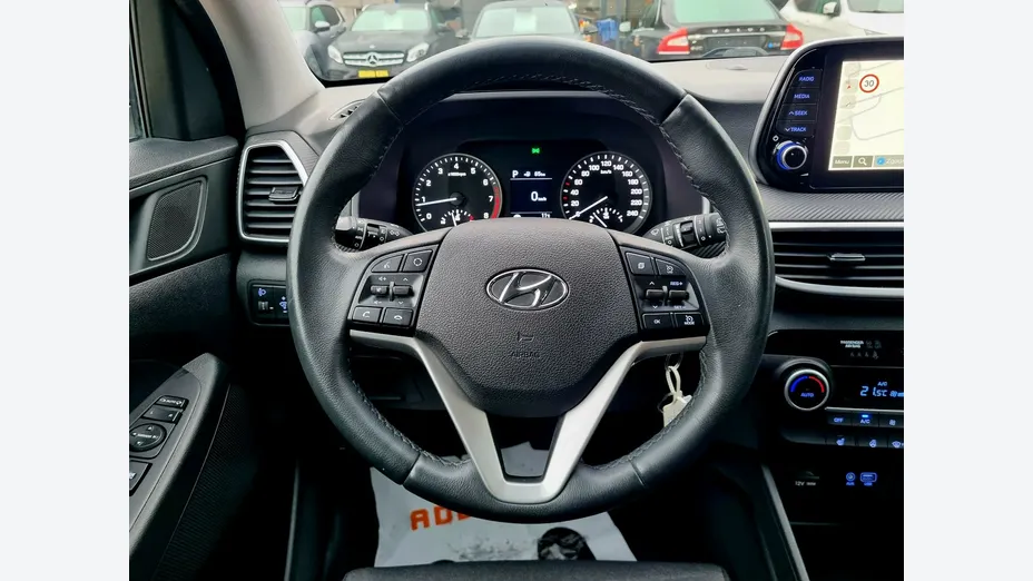 HYUNDAI Tucson -