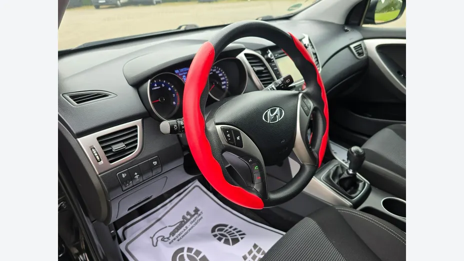 HYUNDAI i30 -