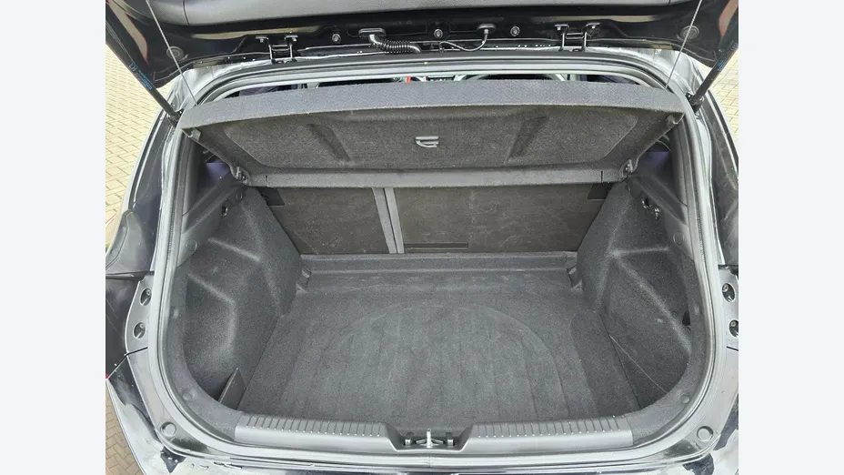 HYUNDAI i30 -