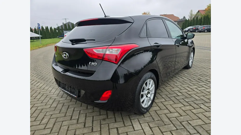 HYUNDAI i30 -