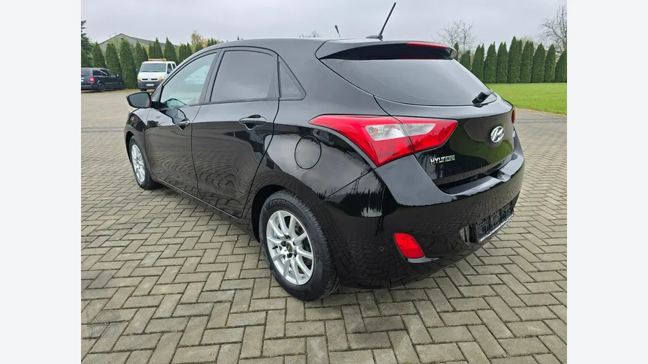 HYUNDAI i30 -