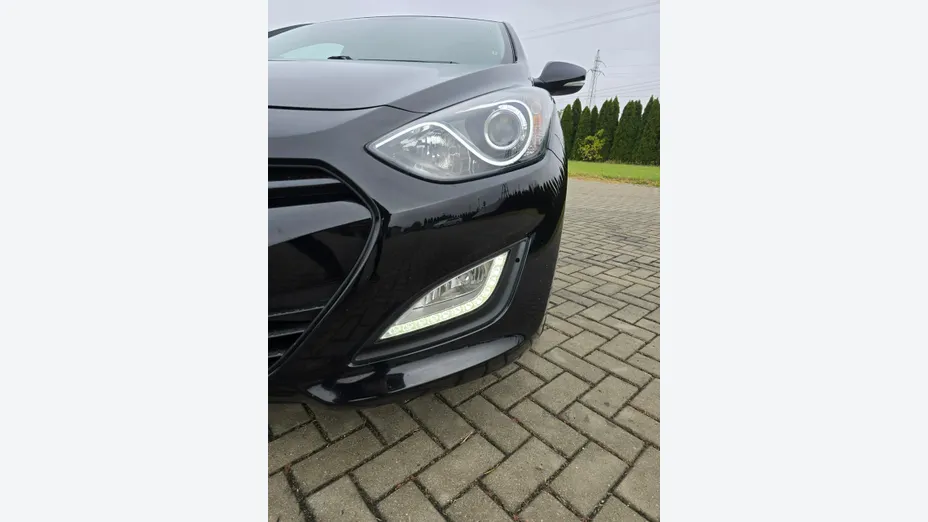 HYUNDAI i30 -
