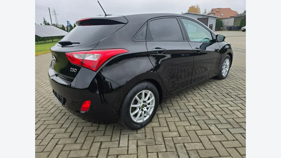 HYUNDAI i30 -
