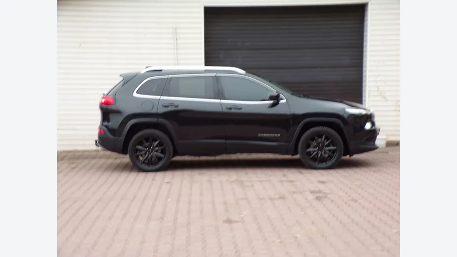 JEEP Cherokee -